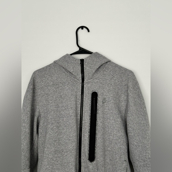 Like New Nike Sportswear Tech Fleece Hoodie Grey Black DR9150 032 - Picture 4 of 9